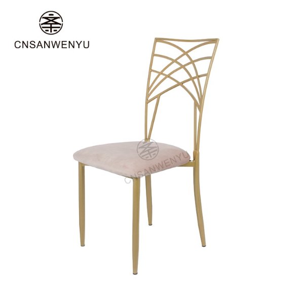 Luxury Iron Cross Back Wedding Chairs | Matte Gold Industrial Elegance for High-End Events